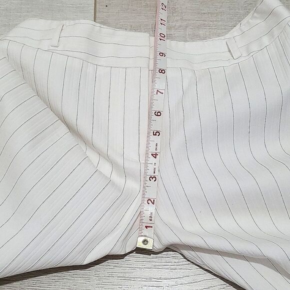 WORTHINGTON CAPRI PANTS, Sz 4, White with Black Strips - Picture 12 of 13